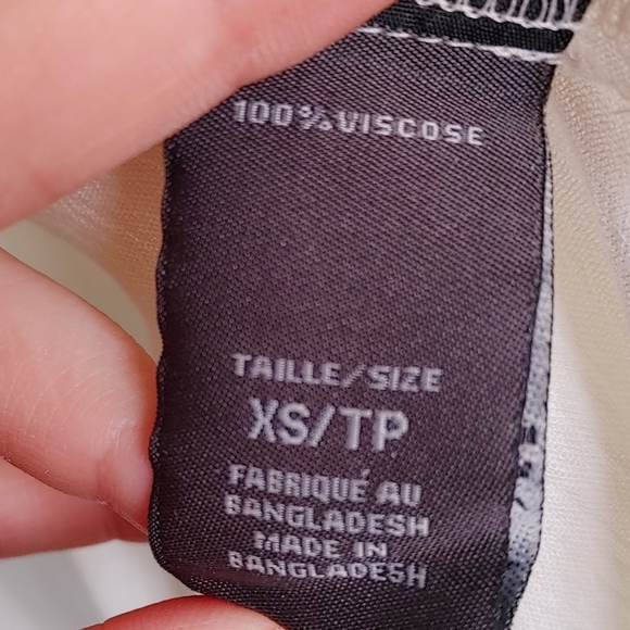 Short Sleeved Blouse from Suzy Shier Size XS - Picture 4 of 6